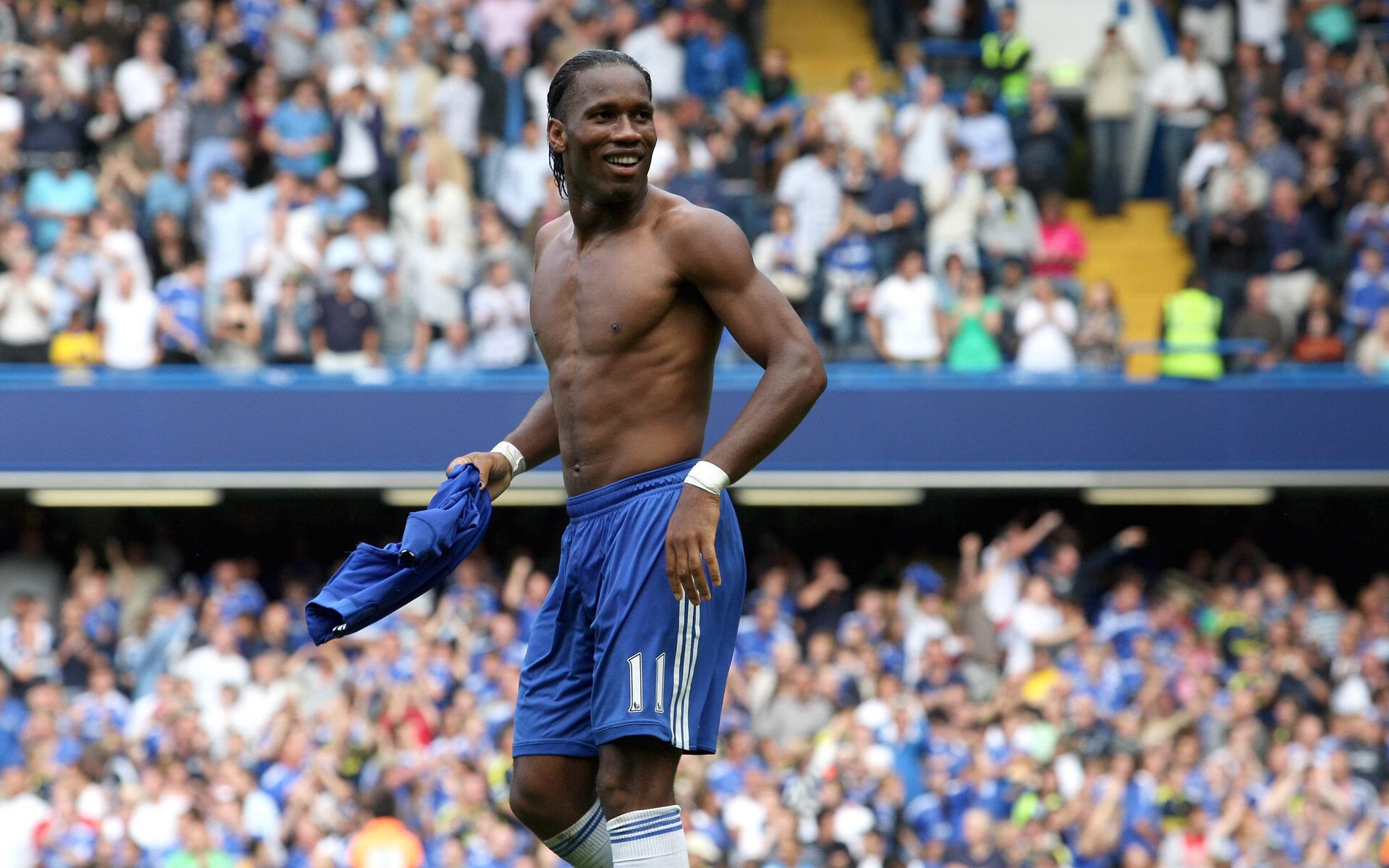 技术动作连贯，整体协调度提升，不断改进技术动作,动作基本规范